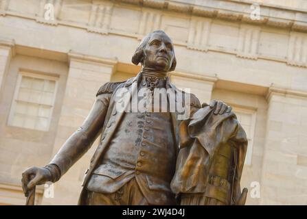 Statua in bronzo del primo presidente degli Stati Uniti, George Washington (una delle sei fusioni di William Hubbard da uno stampo della statua in marmo di Jean-Antoine Houdon Foto Stock