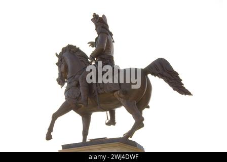 Monumento a Washington - statua equestre di George Washington il primo presidente degli Stati Uniti in cima ad un monumento contenente eroi della Rivoluzione americana Foto Stock