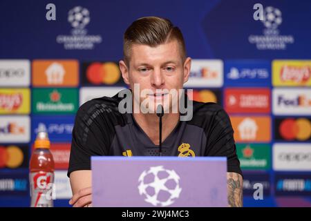 Lipsia, Germania. 12 febbraio 2024. Toni Kroos del Real Madrid partecipa a una conferenza stampa alla vigilia del 16° turno della UEFA Champions League, partita di calcio di andata tra RB Leipzig e Real Madrid CF nella Red Bull Arena. Credito: SOPA Images Limited/Alamy Live News Foto Stock