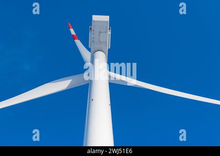 Turbine eoliche onshore sulla costa del Mare del Nord Foto Stock