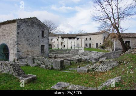 L'anfiteatro. Sito archeologico di Altilia. Sepino - Molise - Italia Foto Stock