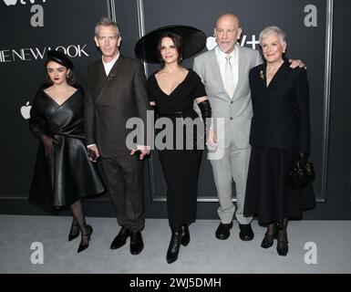 New York, Stati Uniti. 12 febbraio 2024. Maisie Williams, Ben Mendelsohn, Juliette Binoche, John Malkovich e Glenn Close hanno partecipato alla prima mondiale "The New Look" tenutasi alla Florence Gould Hall il 12 febbraio 2024 a New York, NY © Steven Bergman/AFF-USA.COM Credit: AFF/Alamy Live News Foto Stock