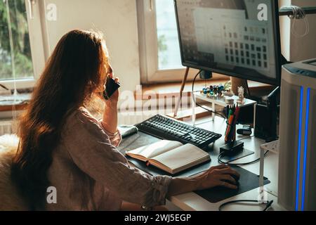 Atmosfera da ufficio domestico con professionisti Foto Stock
