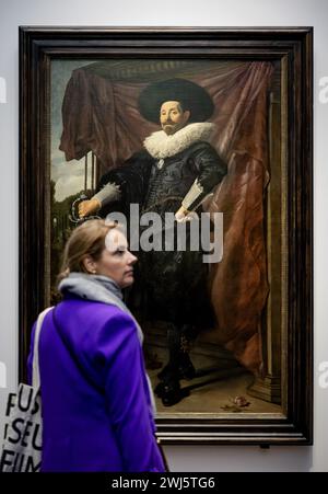 AMSTERDAM - il dipinto "Ritratto di Willem van Heythuijsen" durante un'anteprima stampa della mostra sul maestro di Haarlem Frans Hals nel Rijksmuseum. Circa cinquanta delle migliori opere del pittore seicentesco sono in mostra. ANP ROBIN VAN LONKHUIJSEN netherlands Out - belgio Out Foto Stock