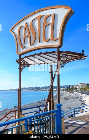 Simbolo dell'Côte d'ingresso al Castello Art Deco per i gradini che scendono fino alla spiaggia dell'Hotel Castel a Nizza, sulla Costa Azzurra, nella Francia meridionale. Foto Stock