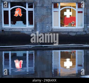 Amburgo, Germania. 15 gennaio 2024. Vista su una farmacia nel centro della città. Crediti: Marcus Brandt/dpa/Alamy Live News Foto Stock