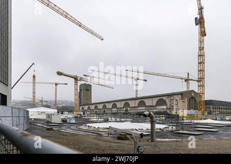 Baustelle Stuttgart 21, ein neuer Hauptbahnhof für Stoccarda. Rechts der Bonatzbau. // 11.02.2024: Stoccarda, Baden-Württemberg, Deutschland, Europa *** cantiere Stoccarda 21, nuova stazione centrale per Stoccarda a destra Bonatzbau 11 02 2024 Stoccarda, Baden Württemberg, Germania, Europa Foto Stock