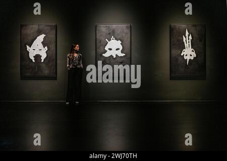 Londra, Regno Unito. 13 febbraio 2024. La serie Court, 2024 - Un'anteprima di Tiona Nekkia McClodden: A MERCY | DUMMY, una nuova mostra che si svolge dal 14 febbraio al 24 marzo 2024, al White Cube Bermondsey. Presenta scultura, installazione e pittura. Crediti: Guy Bell/Alamy Live News Foto Stock