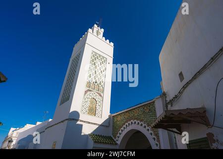 Vista ad angolo basso del Mausoleo di Sidi Saidi a Tetouan, Marocco Foto Stock