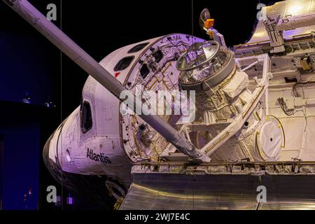 KENNEDY SPACE CENTER, FLORIDA, Stati Uniti - MAGGIO 2014: Space Shuttle Atlantis esposto presso il complesso visitatori del Kennedy Space Center, Stati Uniti Foto Stock