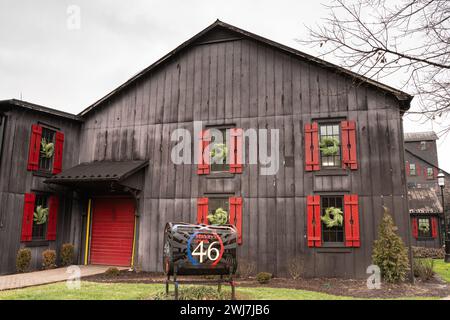 Loretto, Kentucky - 26 gennaio 2024: Veduta della Star Hill Farm, della distilleria di whisky Makers Mark Bourbon e del campus lungo il sentiero bourbon nella zona rurale di K Foto Stock