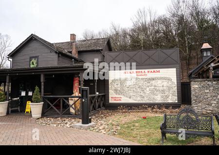 Loretto, Kentucky - 26 gennaio 2024: Veduta della Star Hill Farm, della distilleria di whisky Makers Mark Bourbon e del campus lungo il sentiero bourbon nella zona rurale di K Foto Stock