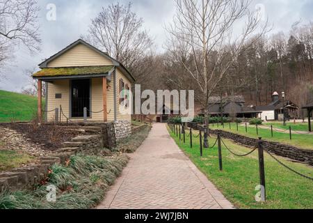 Loretto, Kentucky - 26 gennaio 2024: Veduta della Star Hill Farm, della distilleria di whisky Makers Mark Bourbon e del campus lungo il sentiero bourbon nella zona rurale di K Foto Stock