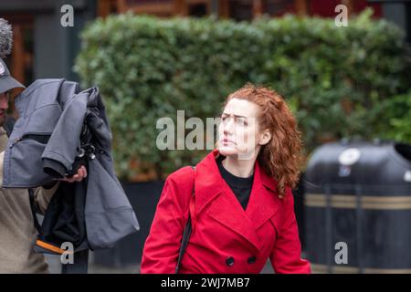 Londra, Regno Unito. 13 febbraio 2024. Neve Doyle, attore, girato a Leicester Square Londra Regno Unito crediti: Ian Davidson/Alamy Live News Foto Stock