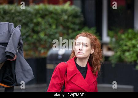 Londra, Regno Unito. 13 febbraio 2024. Neve Doyle, attore, girato a Leicester Square Londra Regno Unito crediti: Ian Davidson/Alamy Live News Foto Stock