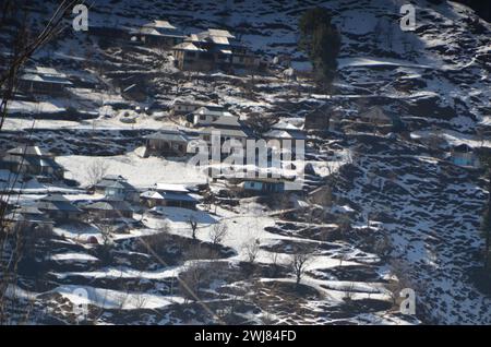 giorno di sole dopo la caduta di neve pesante nelle immagini del kaghan naran Foto Stock