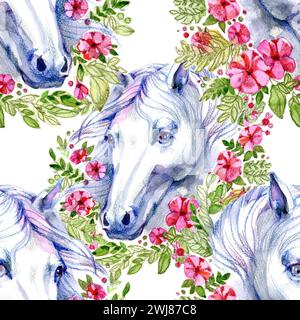 Cavallo bianco con fiori rosa motivo ad acquerello senza cuciture. Sfondo unicorno floreale senza cuciture Foto Stock