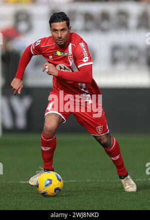 Monza, Italia. 11 febbraio 2024. Armando Izzo dell'AC Monza durante la partita di serie A allo stadio U-Power di Monza. Il credito per immagini dovrebbe essere: Jonathan Moscrop/Sportimage Credit: Sportimage Ltd/Alamy Live News Foto Stock