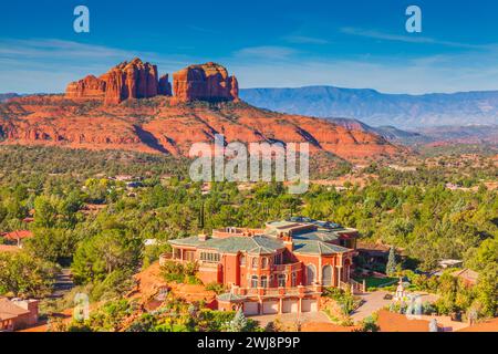 Le colline di Red Sandstone intorno a Sedona, Arizona, sono una formazione geologica unica conosciuta come Schnebly Hill Formation. Formazione Schnebly Hill Foto Stock