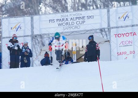 Sapporo, Giappone. 13 febbraio 2024. Takeshi Suzuki (JPN) Sci alpino : Slalom maschile seduto a Sapporo Teine durante la Coppa del mondo di Sci Alpino FIS Para 2024 a Sapporo, Giappone . Crediti: SportsPressJP/AFLO/Alamy Live News Foto Stock