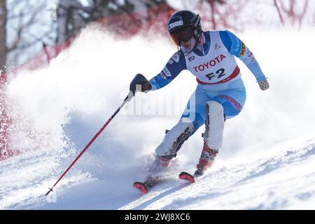 Sapporo, Giappone. 13 febbraio 2024. Ami Hondo (JPN) Sci alpino : Slalom a Sapporo Teine durante la Coppa del mondo di sci alpino 2024 FIS Para a Sapporo, Giappone . Crediti: SportsPressJP/AFLO/Alamy Live News Foto Stock