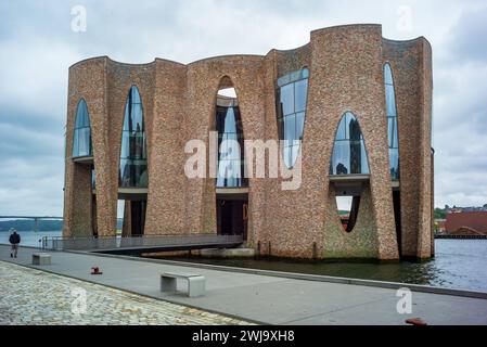 vejle, danimarca, 07 agosto 2023, Fjordenhus, edificio moderno nel porto *** vejle,dänemark, 07 agosto 2023, Fjordenhus, modernes Gebäude im Hafen Copyright: XWolfgangxSimlingerx Foto Stock