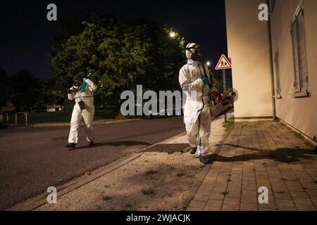 Talence (Francia sud-occidentale), 29 settembre 2023: Operazione di controllo delle zanzare su richiesta dell’autorità sanitaria regionale “ARS Nouvelle-Aquitaine Foto Stock