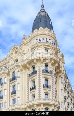 L'iconico hotel Carlton a Cannes, Costa Côte Azzurra, Francia. Famoso per aver ospitato star del cinema durante il Festival del cinema. Foto Stock