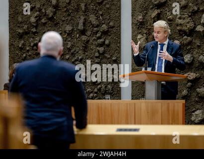 L'AIA - Geert Wilders (PVV) in discussione con Frans Timmermans (GroenLinks/PvdA) durante la discussione sulla relazione finale dell'informatore Ronald Plasterk. Nella relazione Plasterk spiega come ritiene che la formazione del gabinetto debba procedere. ANP REMKO DE WAAL paesi bassi - uscita belgio Foto Stock