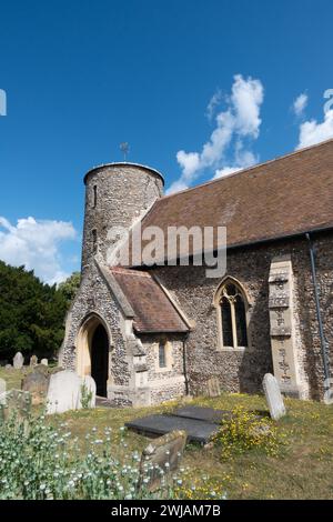 St Mary's Round Tower Church, Burnham Deepdale, Norfolk, Regno Unito. Foto Stock