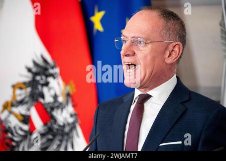 Vienna, Österreich. 14. Febbraio 2024. Pressefoyer nach Ministerrat der Österreichischen Bundesregierung. Bild zeigt Innenminister Gerhard Karner ÖVP. *** Vienna, Austria 14 febbraio 2024 Foyer stampa dopo il Consiglio dei ministri del governo federale austriaco immagine mostra il ministro dell'interno Gerhard Karner ÖVP Foto Stock