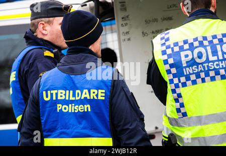 Polizia svedese, un agente di polizia svedese, un istruttore di polizia durante un esercizio di polizia. Foto Stock