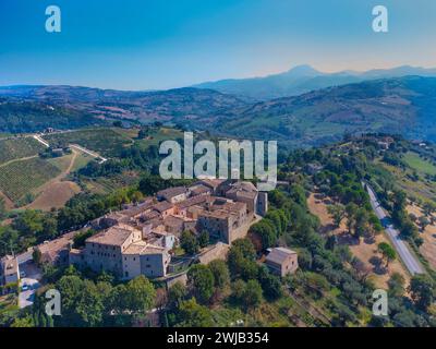 Cupramontana (Italia, Marche, provincia di Ancona), veduta del paese di Poggio Cupro Foto Stock