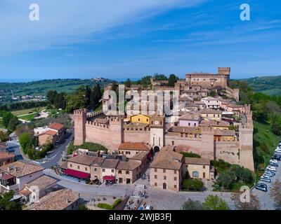 Gradara (Italia, Marche, provincia di Pesaro), vista sul castello Foto Stock