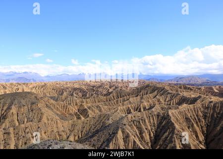 Le formazioni rocciose del lago Issyk Kul ad Aksai, Aksay, Kirghizistan Foto Stock