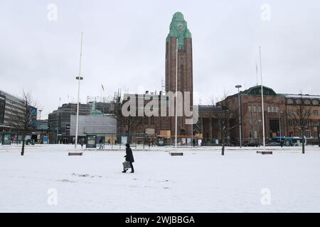 Sciopero dei trasporti pubblici contro il governo finlandese il 14.2,2024. JHL, AKT e altri colpiscono i piani governativi riguardanti i diritti dei lavoratori e i tagli al benessere sociale. I treni non sono inclusi nei giorni 14. E 15. metro, autobus e tram lo sono. I treni erano in sciopero all'inizio di questa settimana. Foto Stock