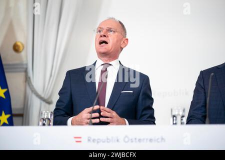 Vienna, Vienna, Austria. 14 febbraio 2024. Foyer stampa dopo il Consiglio dei ministri del governo federale austriaco. L'immagine mostra il ministro dell'interno Gerhard Karner (immagine di credito: © Andreas Stroh/ZUMA Press Wire) SOLO PER USO EDITORIALE! Non per USO commerciale! Foto Stock