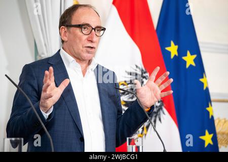 Vienna, Vienna, Austria. 14 febbraio 2024. Foyer stampa dopo il Consiglio dei ministri del governo federale austriaco. L'immagine mostra il Ministro degli affari sociali, della salute, dell'assistenza e della tutela dei consumatori Johannes Rauch (immagine di credito: © Andreas Stroh/ZUMA Press Wire) SOLO USO EDITORIALE! Non per USO commerciale! Foto Stock