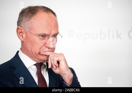 Vienna, Vienna, Austria. 14 febbraio 2024. Foyer stampa dopo il Consiglio dei ministri del governo federale austriaco. L'immagine mostra il ministro dell'interno Gerhard Karner (immagine di credito: © Andreas Stroh/ZUMA Press Wire) SOLO PER USO EDITORIALE! Non per USO commerciale! Foto Stock