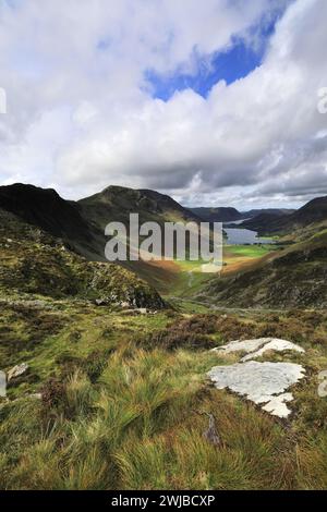 Vista su Buttermere da Fleetwith Pike Fell, Cumbria, Lake District National Park, Inghilterra, Regno Unito Fleetwith Pike Fell è uno dei 214 Wainwright Fell Foto Stock