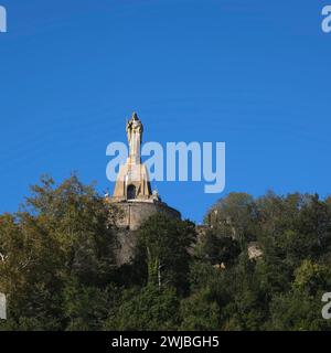 Statua del Cristo de la Mota o Sagrado Corazon sul Monte Urgull, Donostia, San Sebastián, Comunità autonoma basca, Spagna, Europa Foto Stock