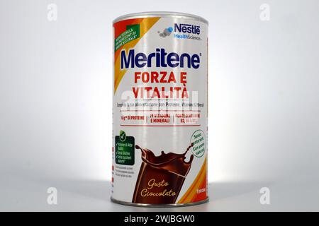 Meritene Nestlé Health Science. Integratore di proteine, vitamina e minerali Foto Stock