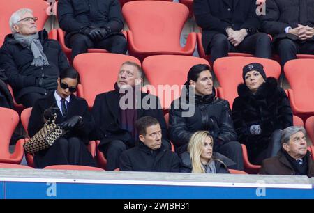 Boris Becker und Seine Freundin Lilian de Carvalho Monteiro , Maria Höfl-Riesch mit Mann Marcus Höfl . Unten: Andrea Kaiser und Mann Sebastien Ogier / Trauerfeier Gedenkfeier für Franz Beckenbauer in der Allianz Arena des FC Bayern in München / Datum: 19.01.2024 / *** Boris Becker e la sua fidanzata Lilian de Carvalho Monteiro , Maria Höfl Riesch con il marito Marcus Höfl sotto Andrea Kaiser e il marito Sebastien Ogier servizio commemorativo per Franz Beckenbauer nella Allianz Arena del FC Bayern a Monaco di Baviera Data 19 01 2024 Foto Stock