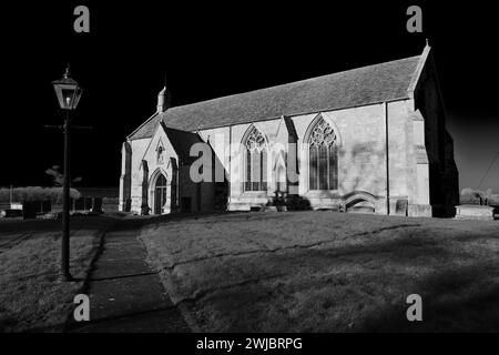 Vista sulla chiesa di St Mary All Saints, il villaggio di South Kyme, il distretto di North Kesteven del Lincolnshire, Inghilterra. Foto Stock