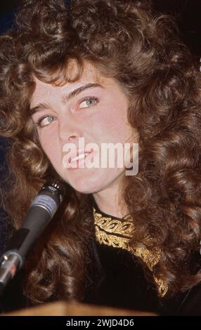 La diciassettenne Brooke Shields all'annuale Toy Show, dove ha debuttato la sua Barbie Doll. Nel Flatiron District di Manhattan nel 1982. Foto Stock