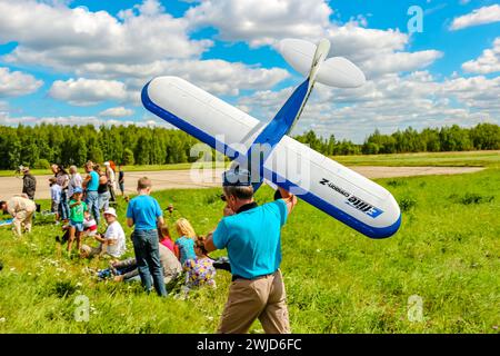 Ermolino, Russia - 15 agosto 2015: Open Day presso la base aerea di Ermolino. Spettacolo di modellismo aereo Foto Stock