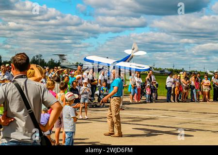 Ermolino, Russia - 15 agosto 2015: Open Day presso la base aerea di Ermolino. Spettacolo di modellismo aereo Foto Stock