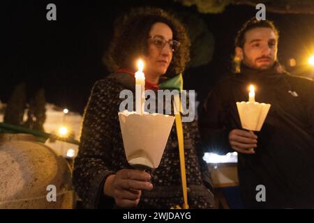 Roma, Italia. 14 febbraio 2024. Processione di fiaccolate a Roma per chiedere il rilascio di Ilaria Salis (immagine di credito: © Matteo Nardone/Pacific Press via ZUMA Press Wire) SOLO USO EDITORIALE! Non per USO commerciale! Foto Stock