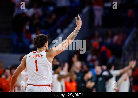 Clemson, South Carolina, Stati Uniti. 14 febbraio 2024. La guardia dei Clemson Tigers Chase Hunter (1) festeggia contro i Miami Hurricanes nella partita di basket ACC al Littlejohn Coliseum di Clemson, SC. (Scott Kinser/CSM). Crediti: csm/Alamy Live News Foto Stock