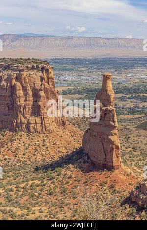 Primo piano dell'Independence Monument, visto dall'Independence Monument View nel Colorado National Monument Foto Stock